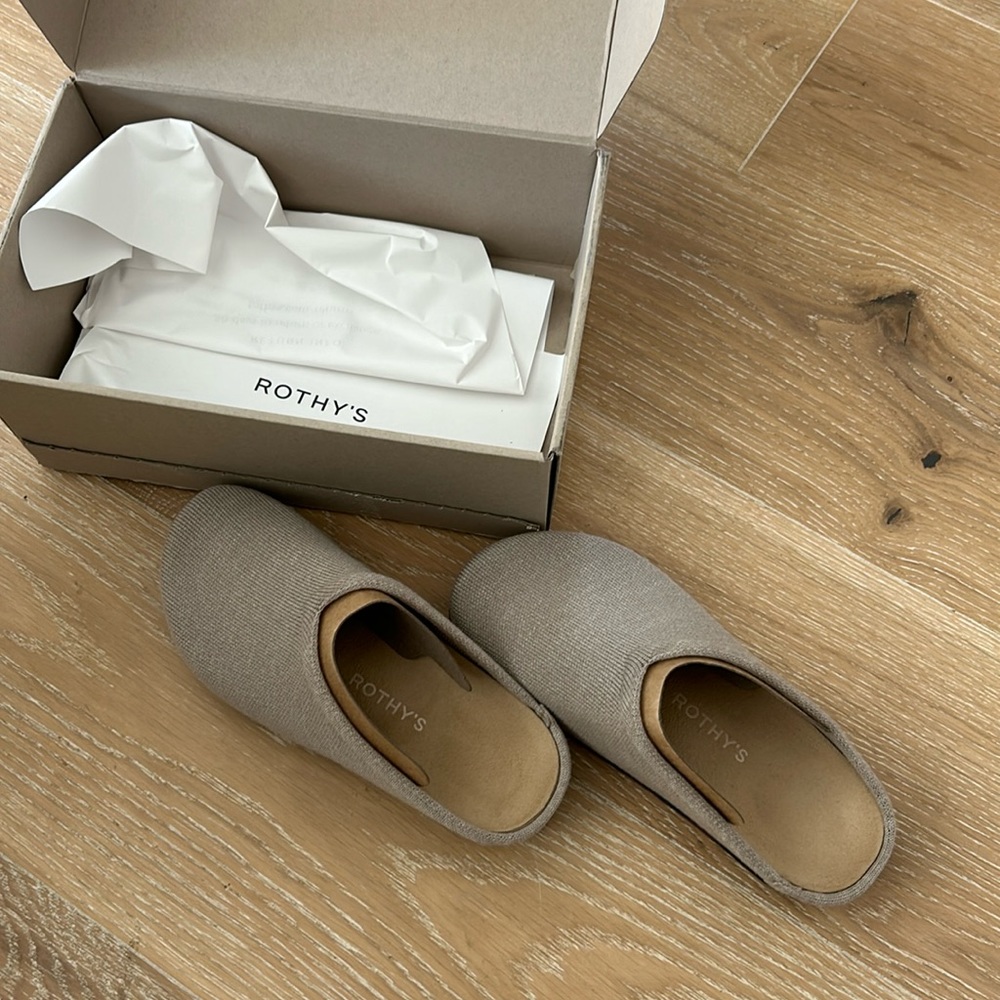 NEW Rothy’s Clogs